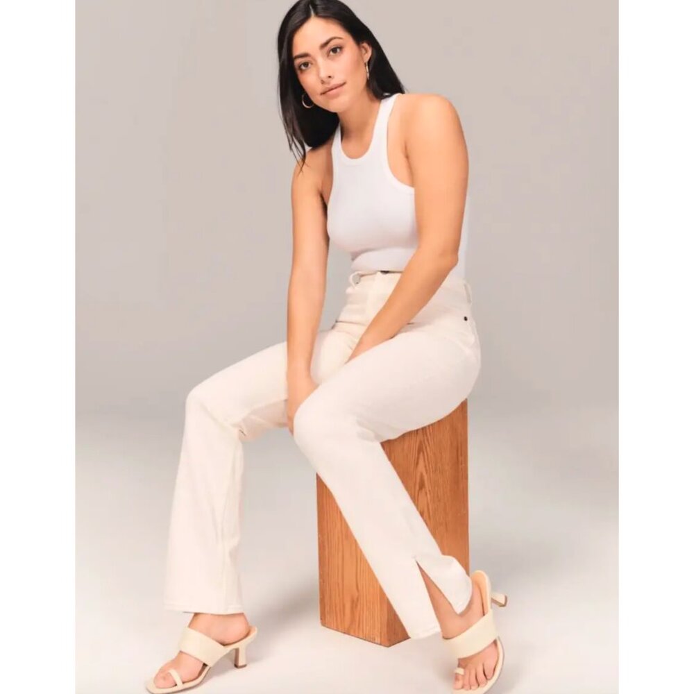NWT Abercrombie & Fitch Ultra High Rise 90s Straight Jeans White Curve Love
